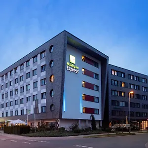 Hotel Express Airport By Ihg